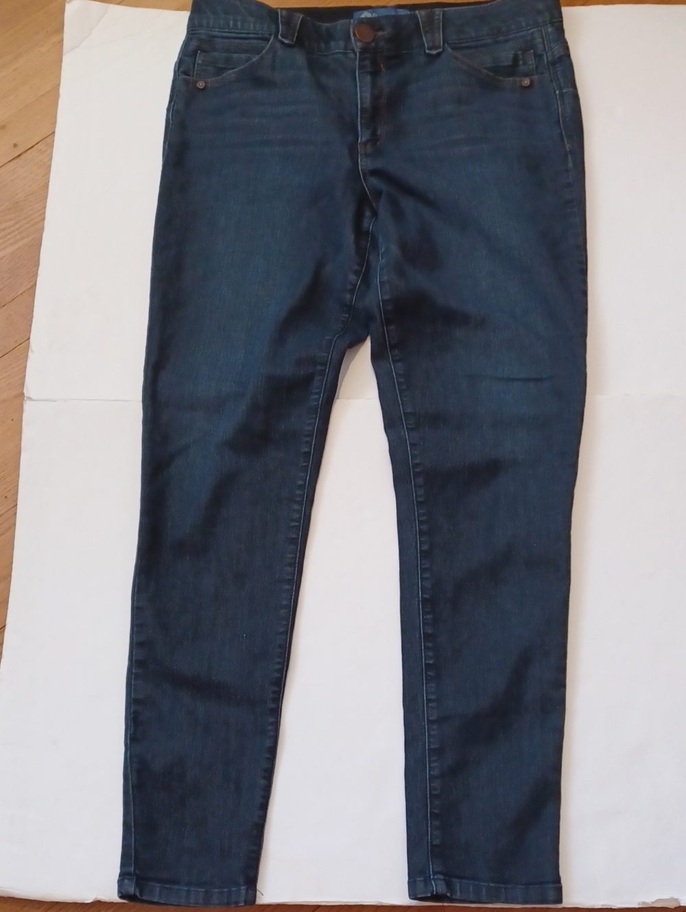 Democracy 11sz.14.  Dark Skinny. L.30".R.10". W.34.  Slight Flaw In Last 2 Pics.
